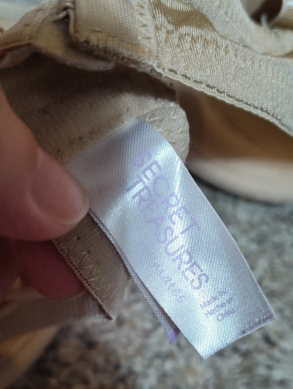 5/$25 SALE Secret Treasures Size 40C Light Padding Smooth Nude Underwire Bra